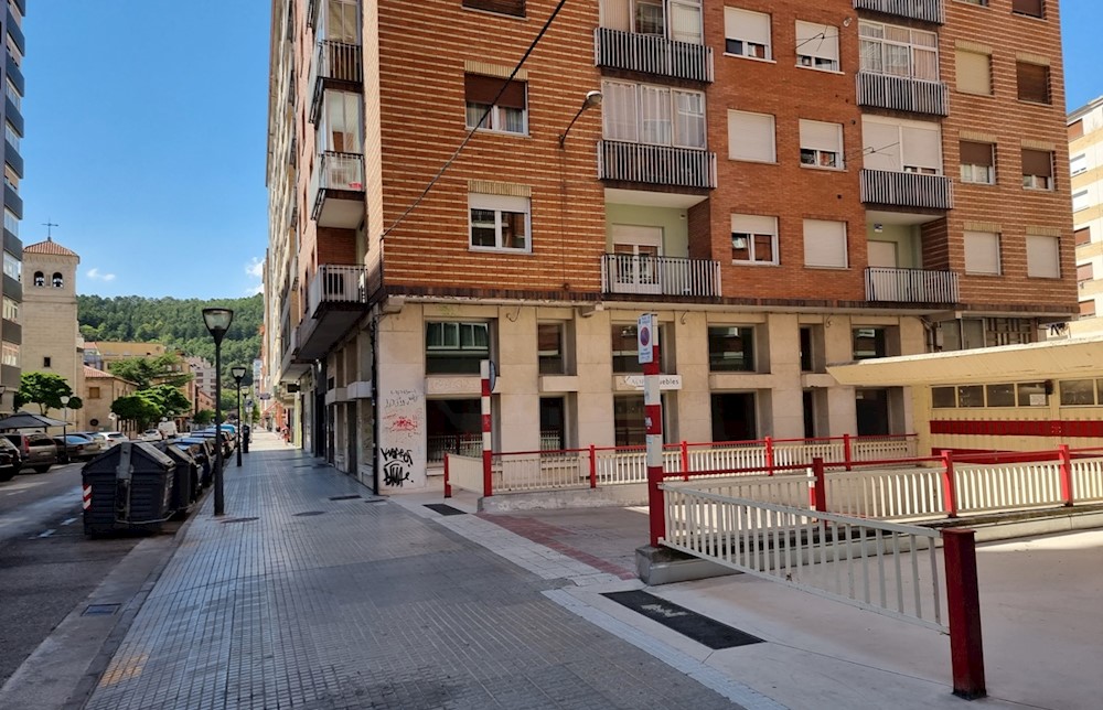 Foto de inmueble: JUNTO AVDA. REYES CATÓLICOS